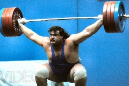 آنتونیو کراستف - وزنه‌بردار بلغار