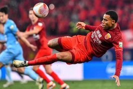 گوستاوو هنریکه - شانگهای پورت