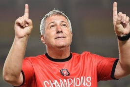 علت دست ندادن اسکوچیچ با تاج در جشن قهرمانی تراکتور تبریز