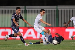 رستم آشورماتوف- استقلال- چادر ملو- ورزشگاه تختی- لیگ برتر ایران