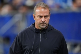 هانسی فلیک در جریان بازی بارسلونا مقابل رئال اویدو در لالیگا