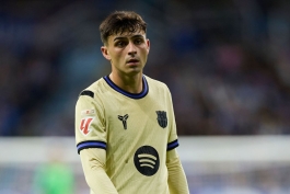 پدری در جریان بازی بارسلونا مقابل رئال اویدو در لالیگا - هافبک اسپانیایی بارسلونا