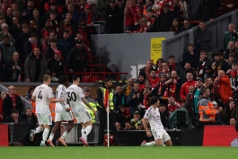 هری مگوایر پس از گلزنی مقابل لیورپول در لیگ برتر انگلیس - مدافع انگلیسی منچستریونایتد