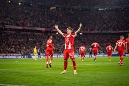 لنارت کارل - بازیکن آلمانی بایرن مونیخ در لیگ قهرمانان اروپا