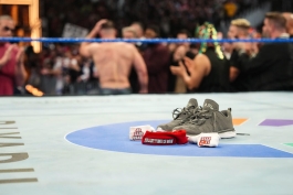 خداحافظی جان سینا از دنیای کشتی کج و WWE با جا گذاشتن وسایلش در رینگ