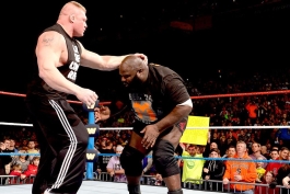 براک لزنر و مارک هنری، ستارگان کشتی کج و WWE در شوی ماندی نایت راو