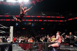 سی ام پانک و بران بریکر در شوی کشتی کج راو WWE