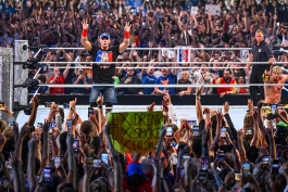 جان سینا و لوگان پال؛ ستارگان کشتی کج و wwe