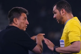 عکس از امیر قلعه نویی سرمربی تیم ملی فوتبال ایران و داور