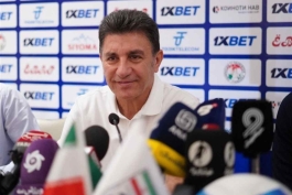 عکس از امیر قلعه نویی سرمربی تیم ملی ایران در کافا ۲۰۲۵