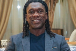 عکس از کلارنس سیدورف مشاور مدیرعامل استقلال