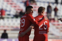 عکس از امیرحسین حسین زاده و دوماگوی دروژدک در بازی تراکتور و ملوان