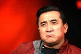 عکس از خداداد عزیزی سرپرست تیم تراکتور