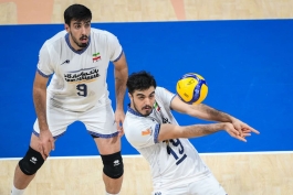 عکس از مرتضی شریفی و پوریا حسین خانزاده در والیبال قهرمانی جهان ۲۰۲۵