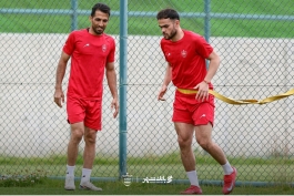 عکس از اوستون اورونوف وینگر پرسپولیس در تمرینات