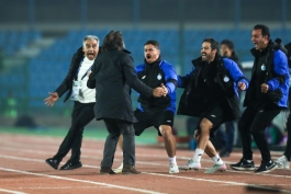 عکس از خوشحالی بعد از گل وریا غفوری و ریکاردو ساپینتو پس از گل استقلال به الوصل