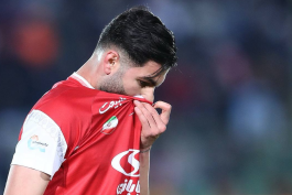 عکس از یاسین سلمانی هافبک پرسپولیس ۱۴۰۳