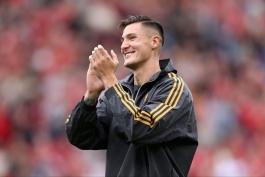 بنیامین ششکو مهاجم اسلوونیایی در زمین - منچستریونایتد