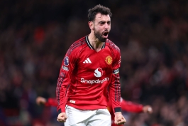 برونو فرناندز هافبک پرتغالی در زمین - منچستریونایتد