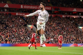 برونو فرناندز هافبک پرتغالی در زمین - منچستریونایتد