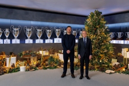 فلورنتینو پرز رئیس و ژابی آلونسو سرمربی اسپانیایی در تالار افتخارات - رئال مادرید