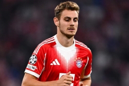 یوسیپ استانیشیچ مدافع کروات در زمین - بایرن مونیخ