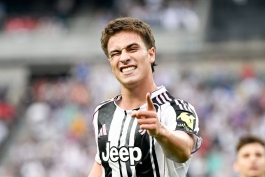 کنان ییلدیز وینگر ترکیه‌ای در زمین - یوونتوس