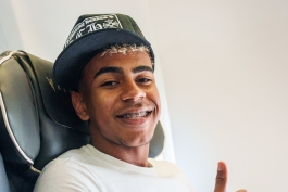 لامین یامال وینگر اسپانیایی در هواپیما - بارسلونا