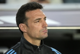 لیونل اسکالونی سرمربی آرژانتینی در کنار زمین - آرژانتین