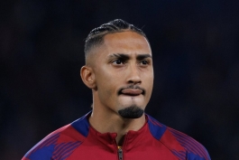 رافینیا وینگر برزیلی در زمین - بارسلونا