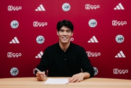 تاکه هیرو تومیاسو، مدافع ژاپنی آژاکس