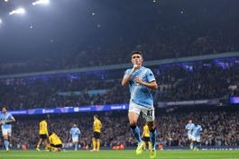 شادی گل فیل فودن و هیس نشان دادن او در جریان دیدار منچسترسیتی و دورتموند در لیگ قهرمانان اروپا