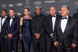 اعضای باشگاه بارسلونا در مراسم توپ طلا 2025 در تئاتر دو شاتله پاریس