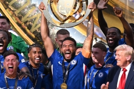 جشن قهرمانی بازیکنان چلسی در جام جهانی باشگاه‌ها ۲۰۲۵
