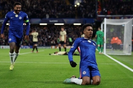 خوشحالی پس از گل استوائو ویلیان مقابل چلسی