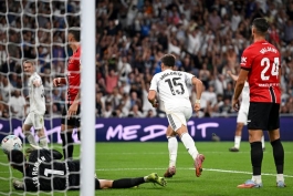 خوشحالی آردا گولر در پیراهن رئال مادرید 