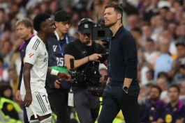 ژابی آلونسو و وینیسیوس جونیور در بازی رئال مادرید و بارسلونا در ال کلاسیکو 