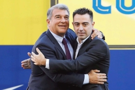 ژاوی و خوان لاپورتا در باشگاه بارسلونا 