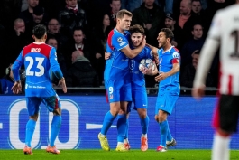 خوشحالی بازیکنان اتلتیکو مادرید در بازی با آیندهوون