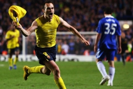 آندرس اینیستا در بازی بارسلونا و چلسی در لیگ قهرمانان اروپا 