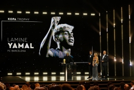 تصویر یامال در مراسم توپ طلا در تئاتر دو شاتله - جایزه کوپا