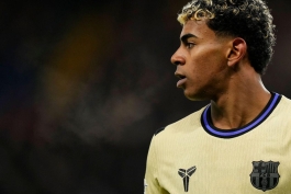 لامین یامال در پیراهن بارسلونا 