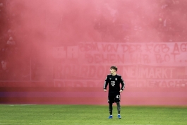 لنارت کارل در پیراهن بایرن مونیخ در بازی با رئال مادرید 