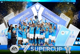 جشن قهرمانی ناپولی در سوپرجام ایتالیا پس از برتری مقابل بولونیا