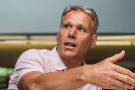 مارکو فان باستن، اسطوره فوتبال هلند و باشگاه میلان