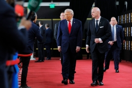 دونالد ترامپ و جانی اینفانتینو در مراسم قرعه کشی جام جهانی 