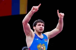 مالخاس آمویان-کشتی فرنگی