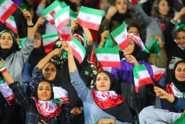 هوادارانفوتبال-تیم ملی ایران-ایران-زنان در استادیوم آزادی-iran national football team 