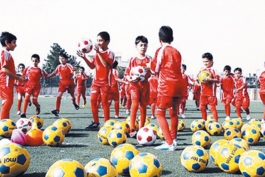 باشگاه فوتبال - باشگاه ورزشی - باشگاه - فوتبال - مدارس فوتبال - باشگاه فوتبال تهران