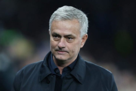 مورینیو و کمک داور ویدیویی